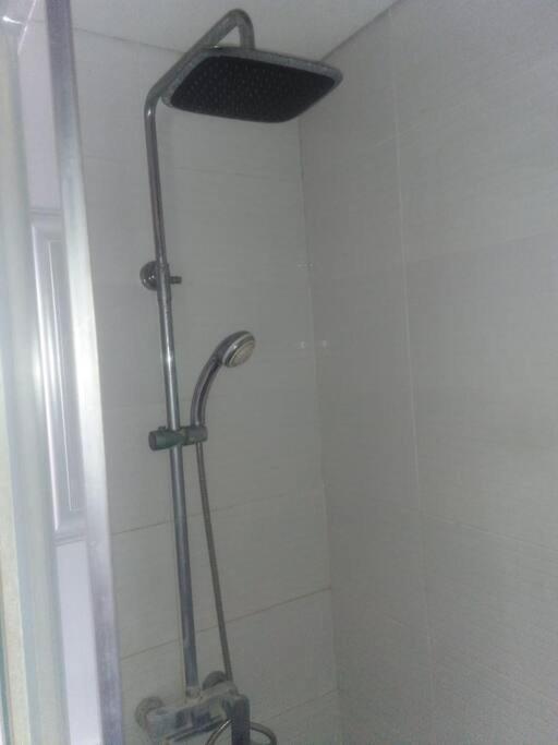 Mg Suite 1Bedroom Apartment By Just Inn Management Semarang Luaran gambar