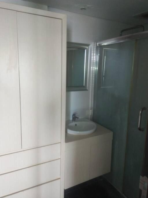 Mg Suite 1Bedroom Apartment By Just Inn Management Semarang Luaran gambar